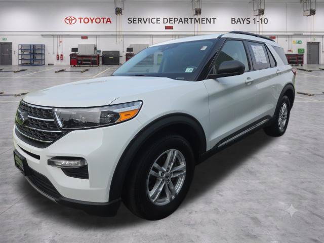 Used 2022 Ford Explorer XLT w/ Equipment Group 202A AWD/4WD image 3