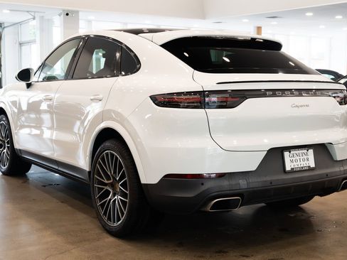 Used 2021 Porsche Cayenne Coupe AWD/4WD image 6