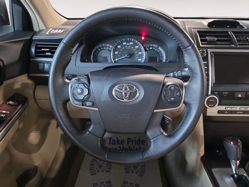 Used 2012 Toyota Camry SE image 4