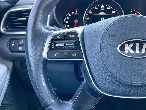 Used 2019 Kia Sorento SX image 11