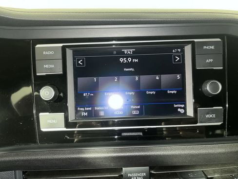 Used 2024 Volkswagen Jetta SE image 18