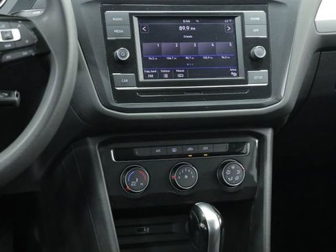 Used 2019 Volkswagen Tiguan S image 16