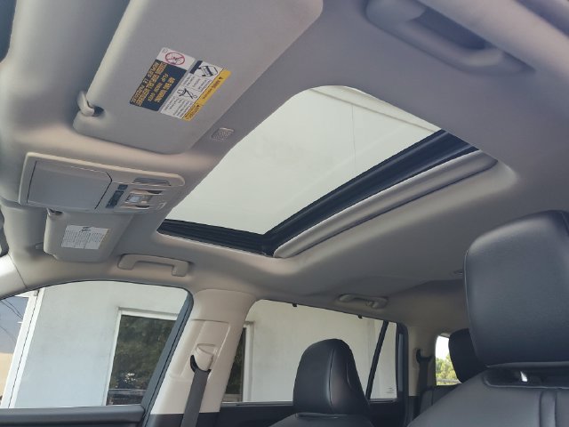 Used 2020 Toyota Highlander XLE FWD image 6