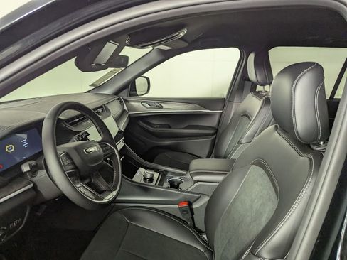 New 2026 Jeep Grand Cherokee Altitude RWD image 10