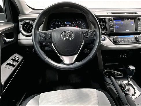 Used 2018 Toyota RAV4 XLE image 7