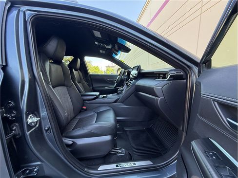 Used 2021 Toyota Venza XLE AWD/4WD image 12