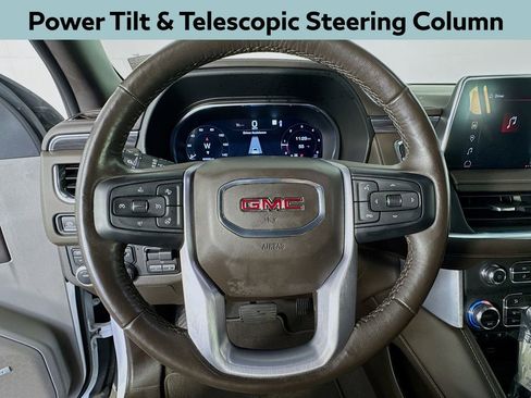 Used 2022 GMC Yukon XL SLT w/ SLT Luxury Package image 11