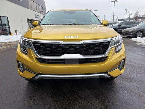 Certified 2023 Kia Seltos SX w/ SX Sunroof Package image 3