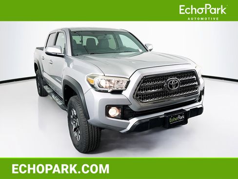 Used 2016 Toyota Tacoma TRD Off-Road image 1