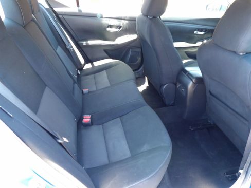 Used 2022 Nissan Sentra SV FWD image 14