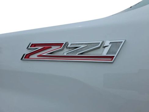 Used 2023 Chevrolet Silverado 2500 LT AWD/4WD image 10