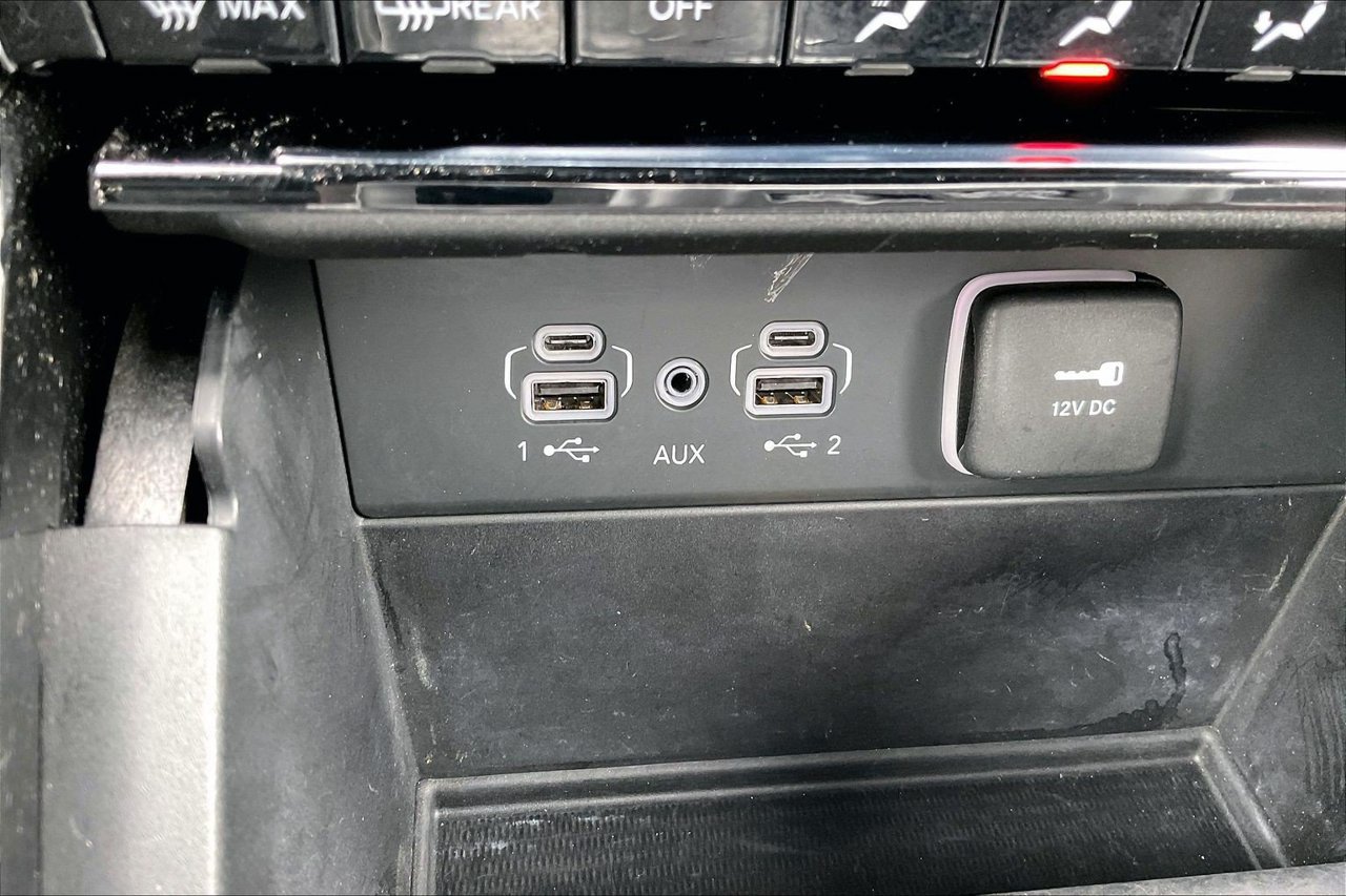 Certified 2023 Jeep Grand Cherokee L Overland AWD/4WD image 18