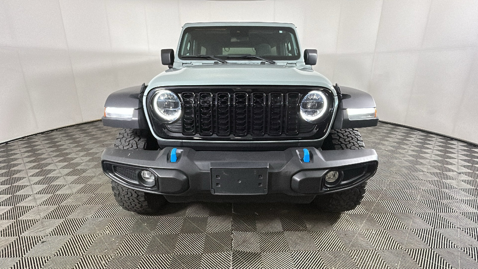 Used 2024 Jeep Wrangler Unlimited AWD/4WD image 9