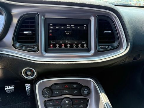 Used 2019 Dodge Challenger R/T RWD image 11