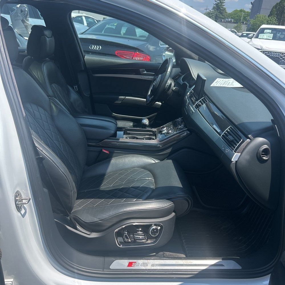 Used 2015 Audi S8 AWD/4WD image 6