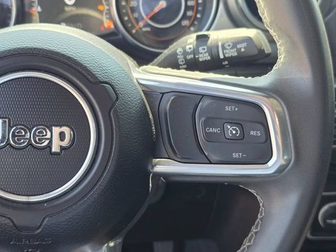 Used 2023 Jeep Wrangler Unlimited Sahara AWD/4WD image 30