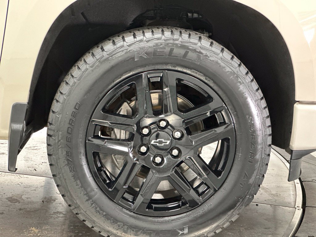 Used 2026 Chevrolet Silverado 1500 Custom w/ LPO, Dark Essentials Package AWD/4WD image 26
