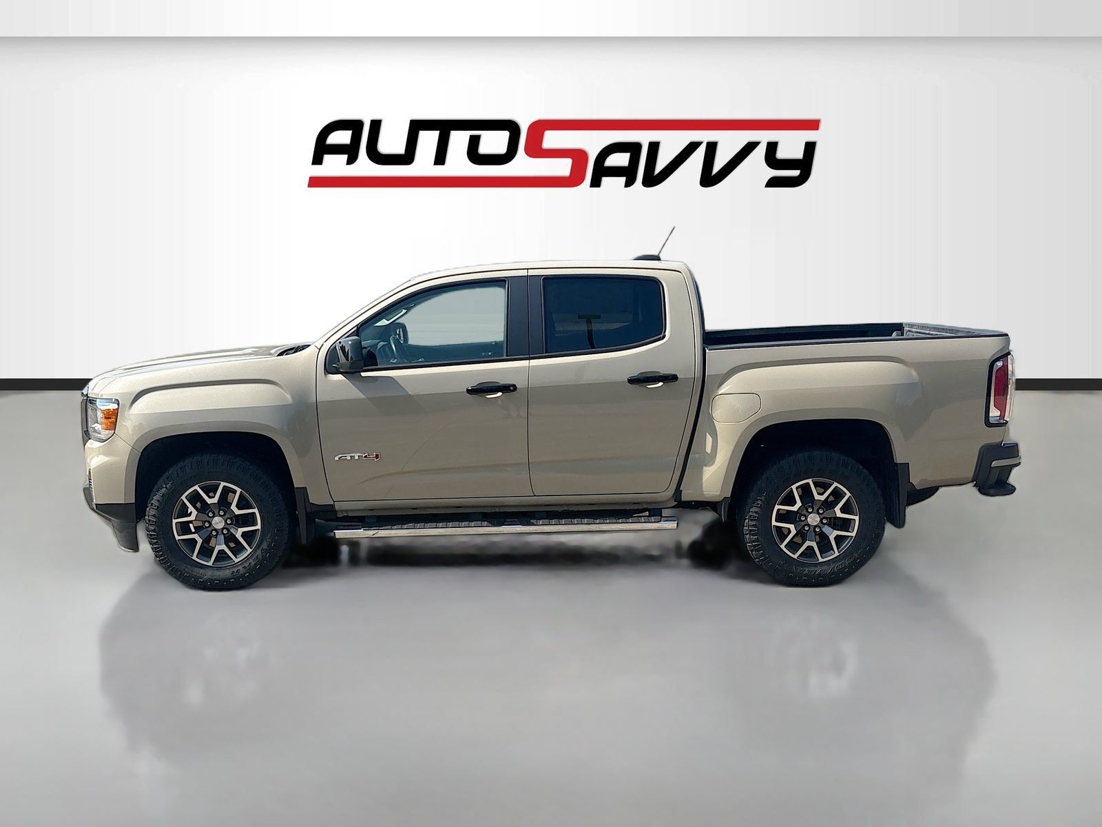 Used 2022 GMC Canyon AT4 w/ Driver Alert Package AWD/4WD image 4