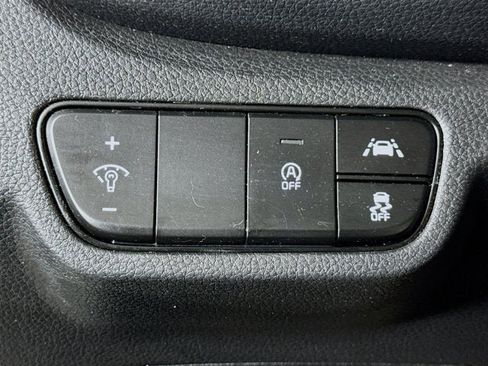 Used 2023 Kia Seltos LX image 10