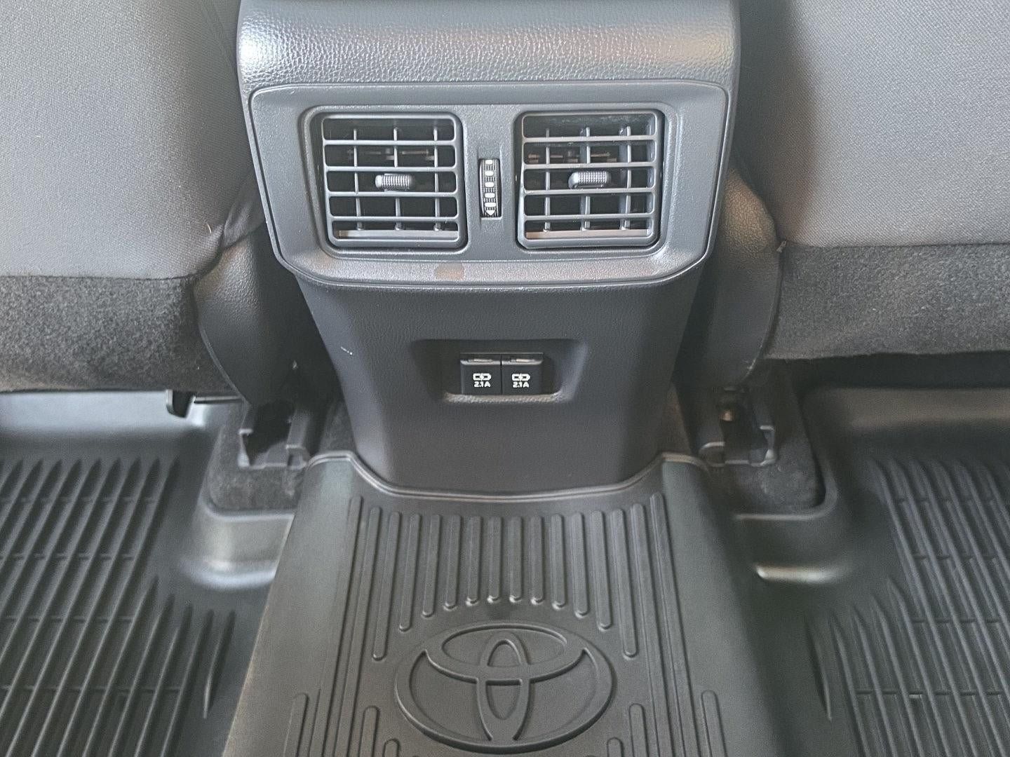 Used 2020 Toyota RAV4 XLE w/ Convenience Package AWD/4WD image 18