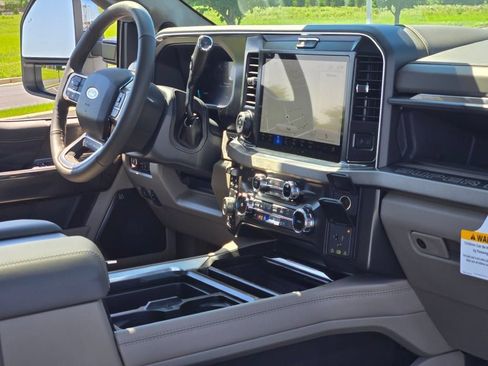 New 2026 Ford F250 Platinum w/ Platinum Plus Package AWD/4WD image 8