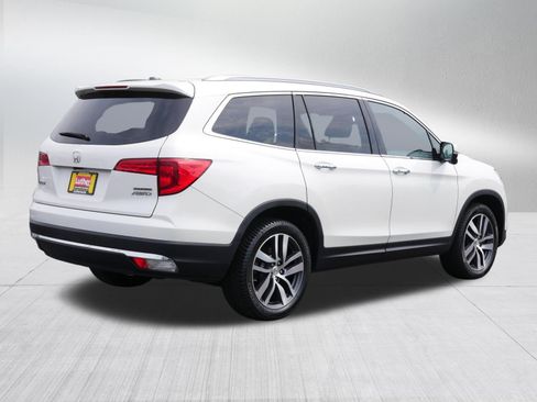 Used 2017 Honda Pilot Touring image 7
