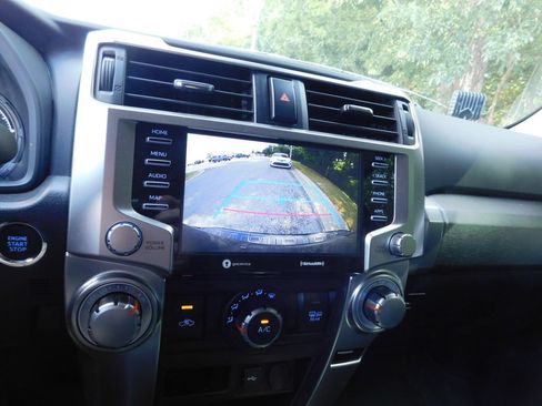 Used 2021 Toyota 4Runner SR5 AWD/4WD image 10
