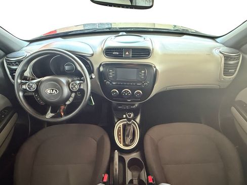 Used 2018 Kia Soul FWD image 12