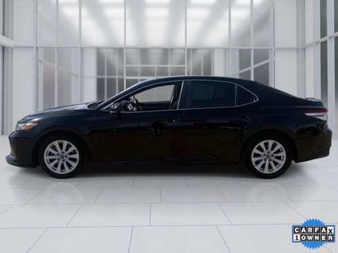Used 2018 Toyota Camry LE w/ Protection Package (Q2) image 2