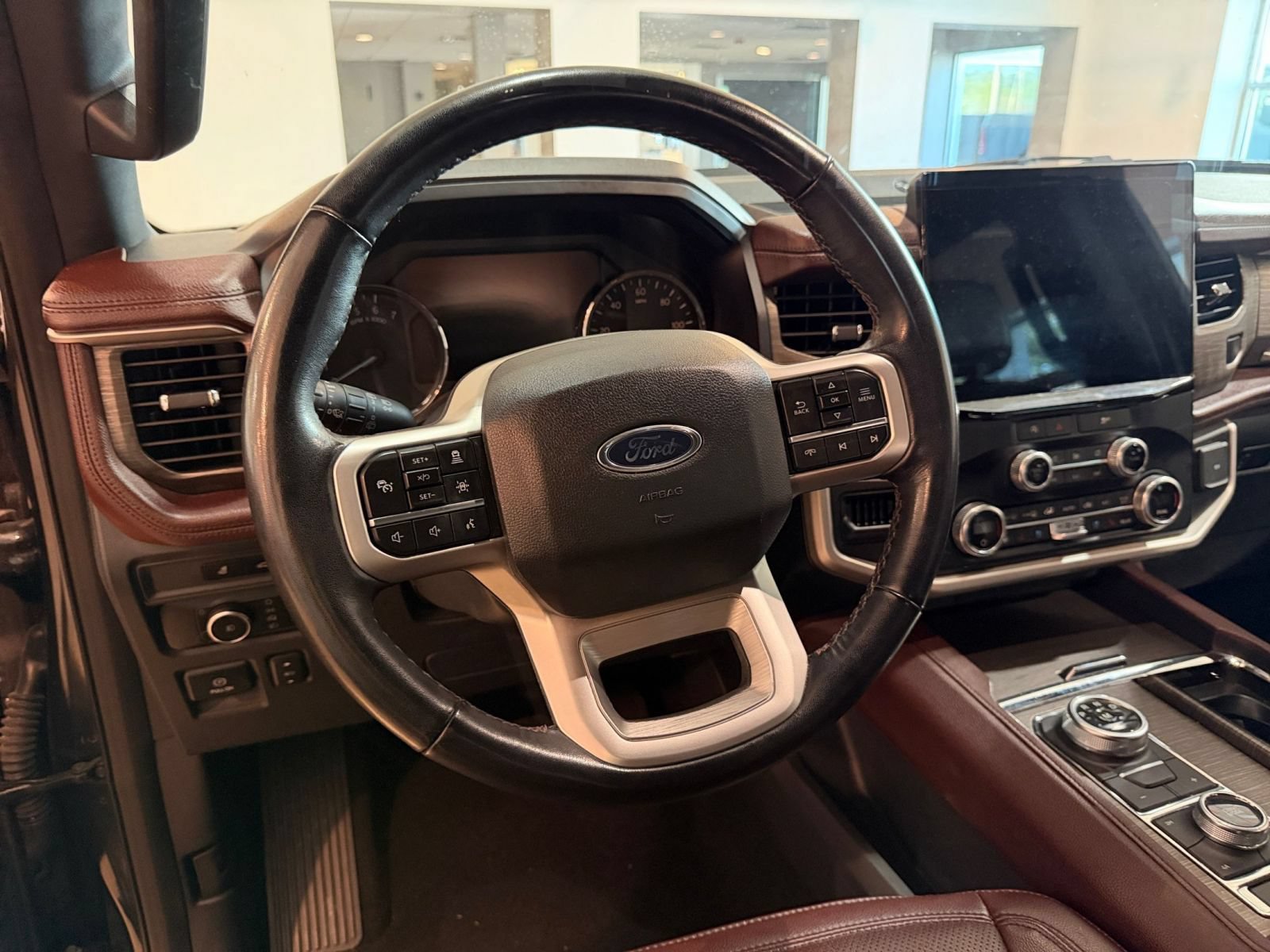 Used 2024 Ford Expedition Limited AWD/4WD image 28