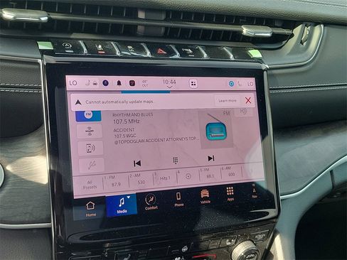 Certified 2025 Jeep Grand Cherokee Limited w/ Black Appearance Package image 24