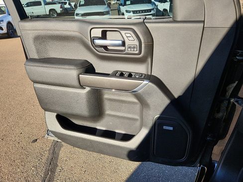 Used 2022 GMC Sierra 1500 AT4 w/ AT4 Preferred Package image 14