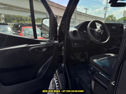 Used 2020 Mercedes-Benz Sprinter 3500 image 21