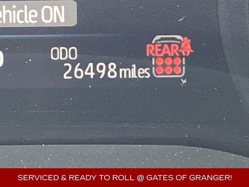 Used 2025 Toyota Sienna LE image 5