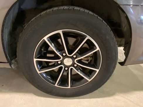 Used 2018 Dodge Grand Caravan SE image 13