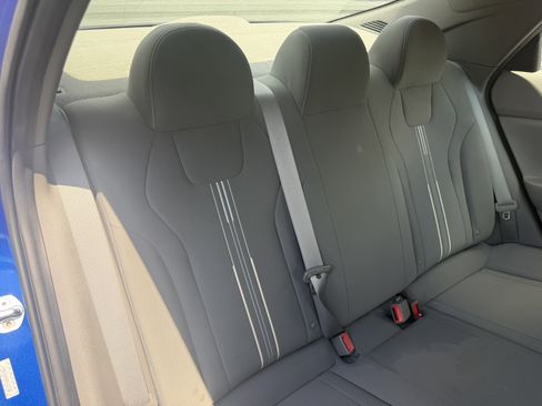 Used 2021 Hyundai Elantra SEL w/ Convenience Package FWD image 17