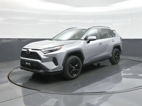Certified 2024 Toyota RAV4 XLE AWD/4WD image 3