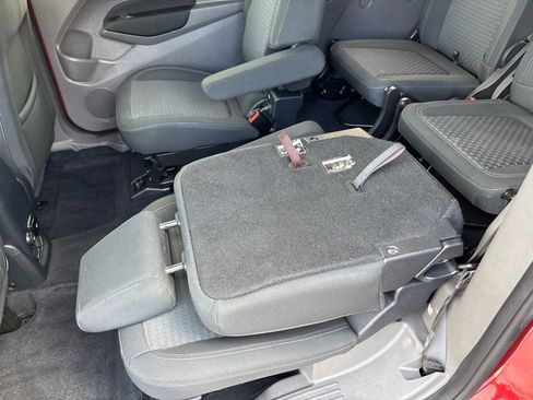 Used 2020 Ford Transit Connect XLT image 20