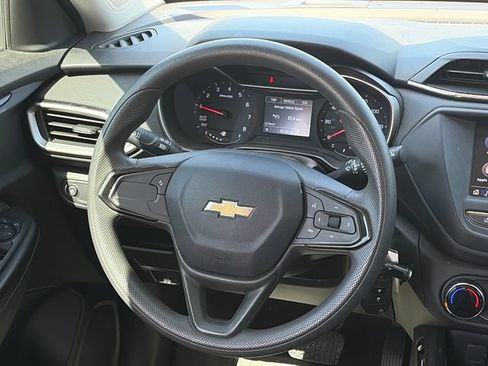 Used 2021 Chevrolet TrailBlazer LS FWD image 13