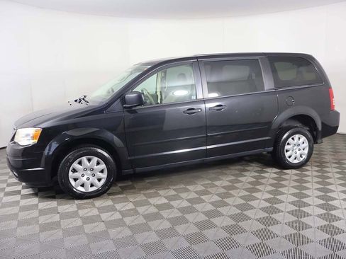 Used 2008 Chrysler Town & Country LX image 8