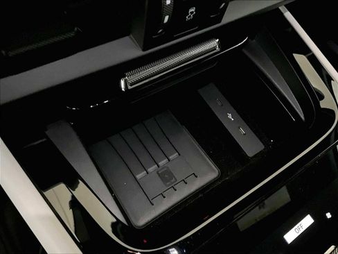 Used 2025 Porsche Cayenne image 29