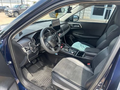 Used 2024 Mitsubishi Outlander SE FWD image 8