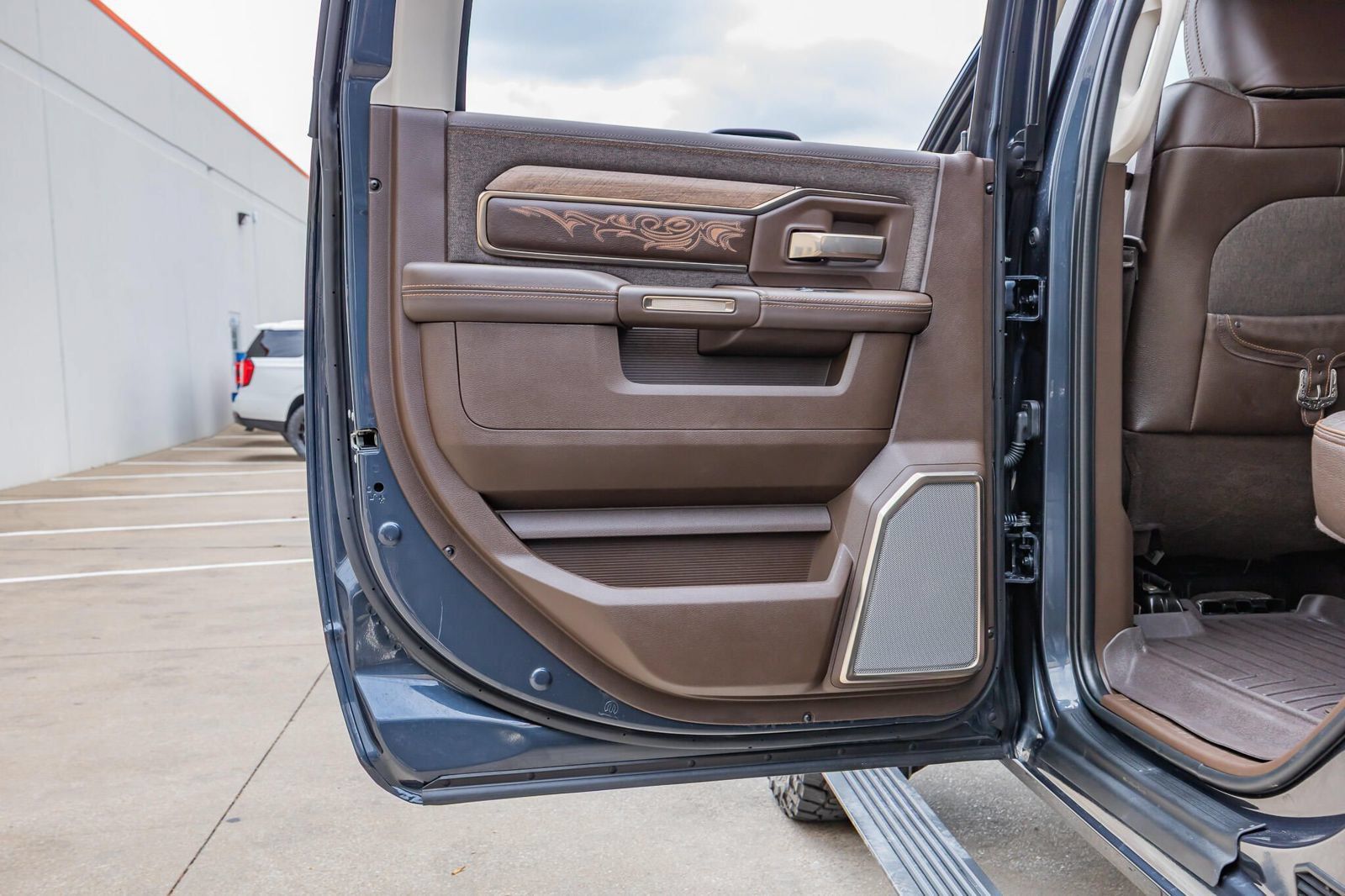 Used 2026 RAM 3500 Longhorn AWD/4WD image 37