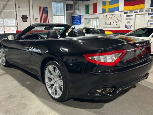 Used 2011 Maserati GranTurismo Convertible RWD image 6