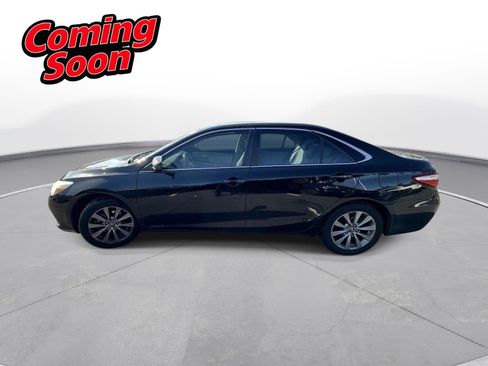 Used 2017 Toyota Camry XLE image 9
