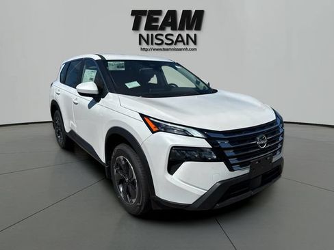 Used 2025 Nissan Rogue SV AWD/4WD image 1
