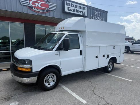 Used 2025 Chevrolet Express 3500 w/ Power Convenience Package RWD image 1
