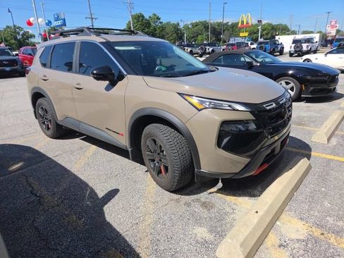 Used 2025 Nissan Rogue SV w/ Rock Creek Premium Package AWD/4WD image 2