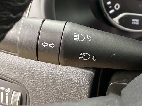 Certified 2022 Jeep Renegade Latitude AWD/4WD image 19