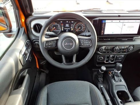 New 2025 Jeep Gladiator Sport image 5